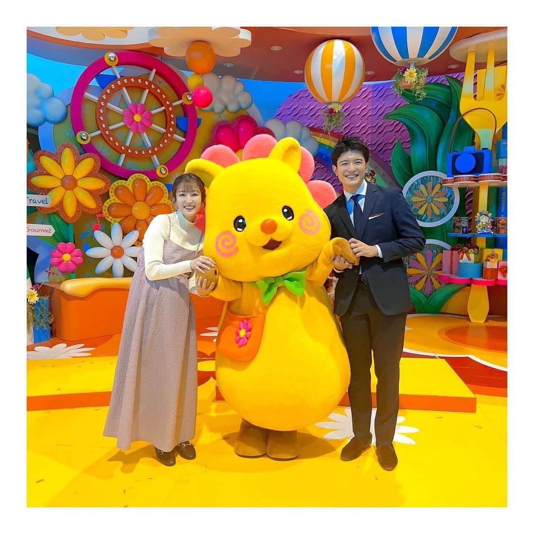 篠原光のインスタグラム：「. たくさんの、本当にたくさんの方に支えられていることを実感した1年でした。 空回りばかりでも何とか前に進むことが出来たのは皆様のおかげです😌 本当にありがとうございました。 また来年！よいお年をーー！」