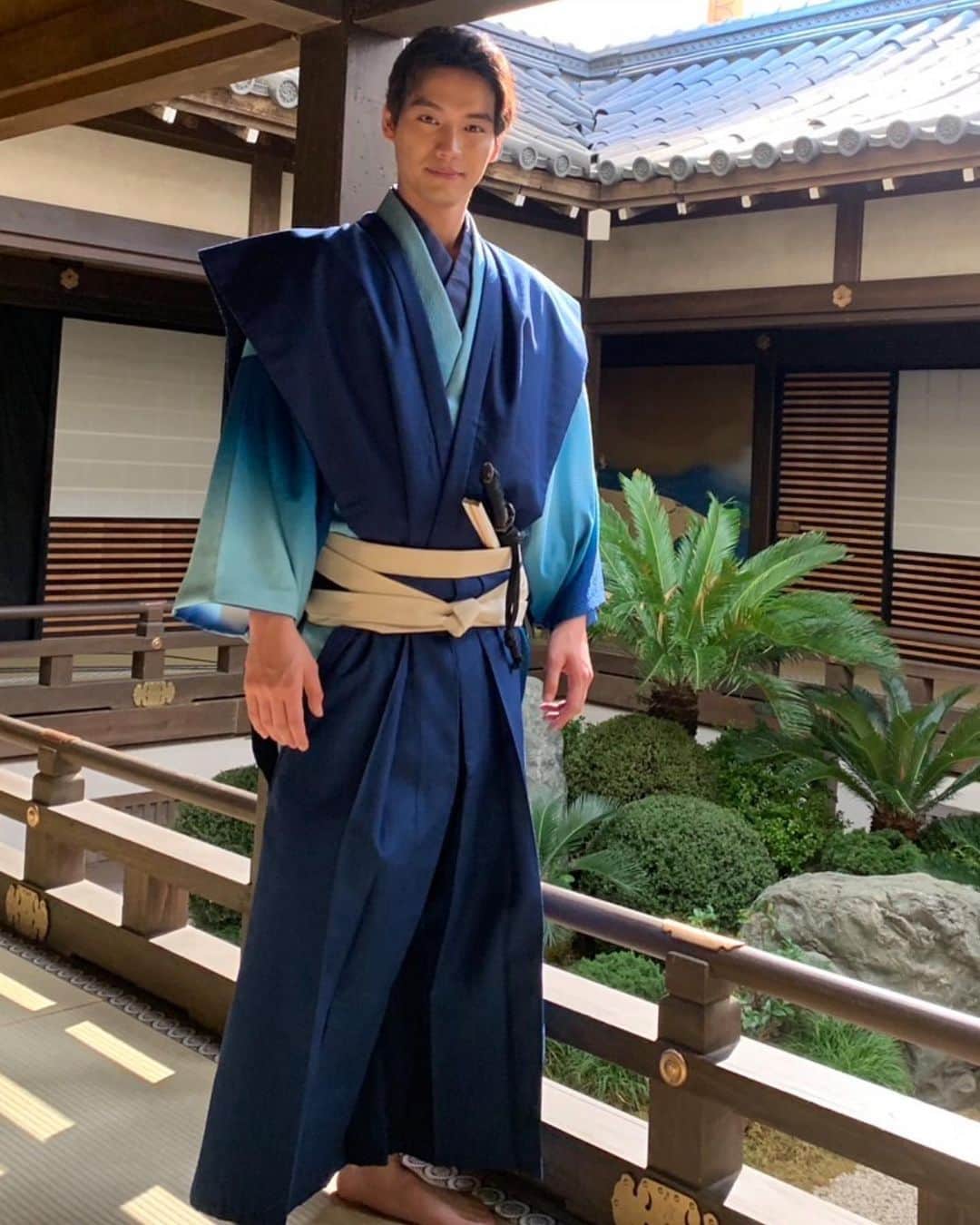 福士蒼汰のインスタグラム：「I went through a lot of things this year. Coolest action in the play, filming overseas, living in the old period and So On;). Each of them were strongly meaningful to me. Thank you❤️」