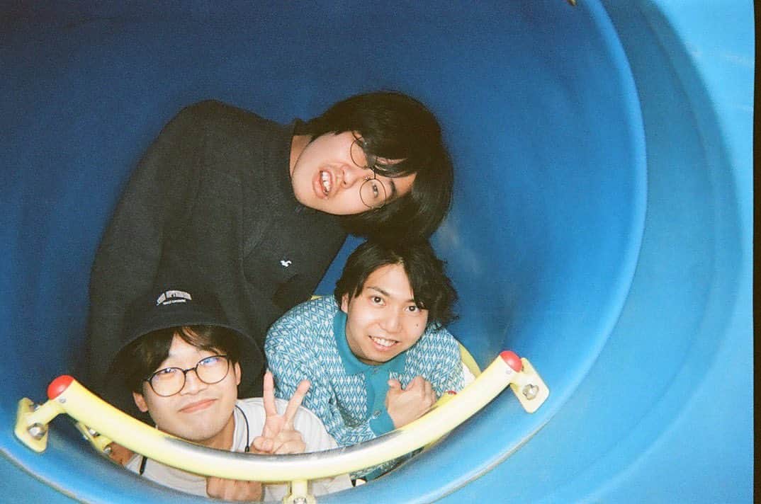 歴史は踊るのインスタグラム：「今年はLIVEで東京へ進出し、初の自主企画も無事成功させることができました！！ありがとうございます！ 来年はアルバム作成などなど…準備してることもあるのでお楽しみに！ これからも応援よろしくお願いします！！   photographer: @いっせい」