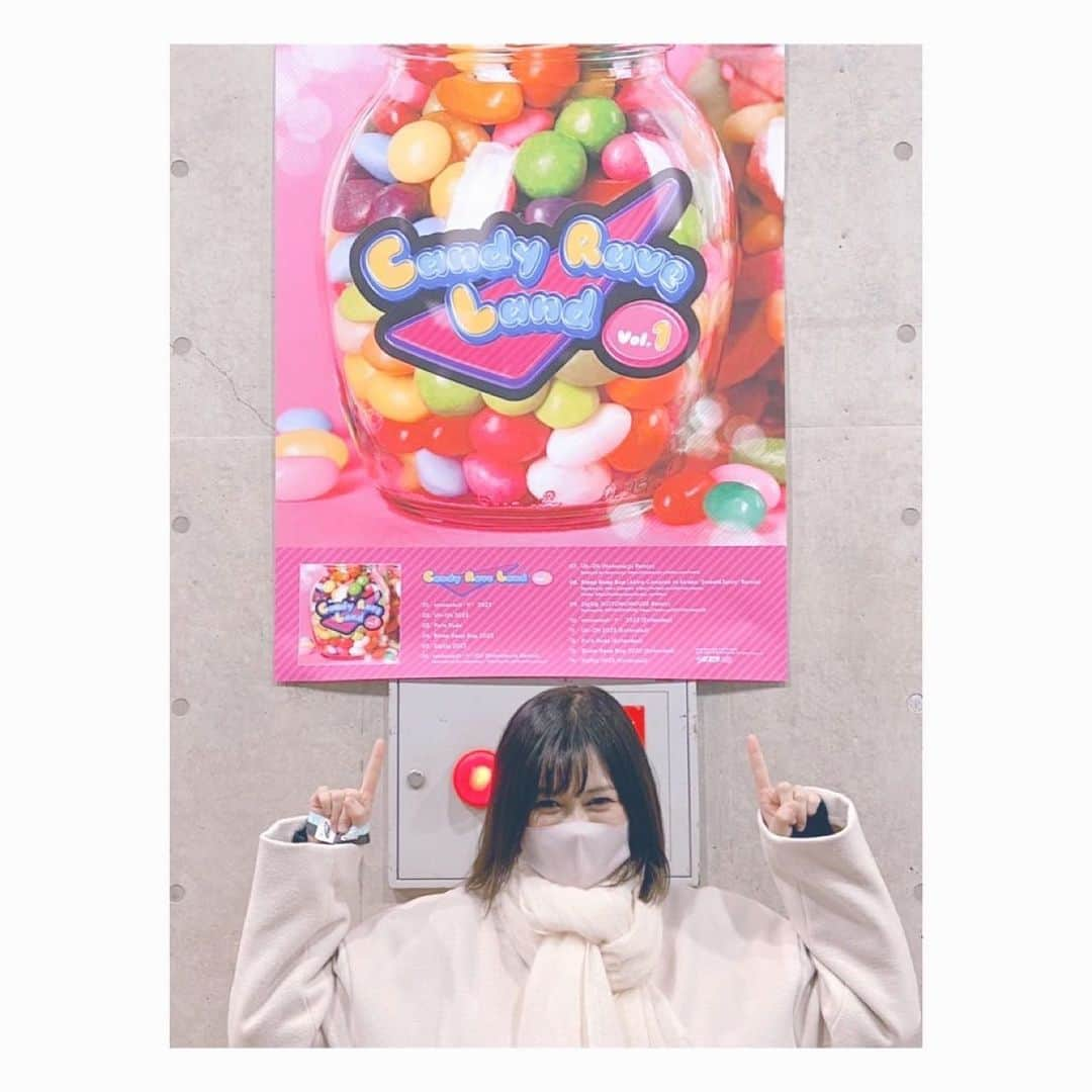 福島蘭世のインスタグラム：「S2TB Recording 大復活❤️‍🔥 🍬Candy Rave Land Vol.1❕  kors kさん @s2tb_korsk の新譜CD販売のお手伝いをさせていただきました❣️  有難いことにお昼過ぎには完売👏  実は初のコミケ参加でしたが、色んな作家さんやコスプレイヤーさんがいて楽しかったぁ♡  スタッフさんも気さくで丁寧な方ばかり。 このイベントが大好きなんだなあと実感しました☺️  せっかく足を運んでくださったのに入手できなかった方ごめんなさい〜😭 オンラインショップでも販売しているのでぜひご利用ください🙏  🎧http://korsk.jp/s2tb-0027/  #S2TB #c101  #コミケ #東京ビッグサイト #新譜」