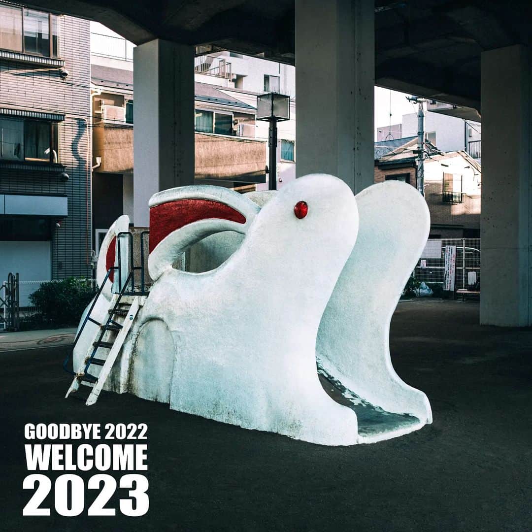 young ho seoのインスタグラム：「2022년도 정말 수고 많으셨습니다 2023년에도 항상 건강하시고 행복한일만 있길 기원합니다  2022年お疲れさまでした 2023年もいつも元気で幸せなことばかりありますように  #happynewyear #새해복많이받으세요 #よいお年を #goodbye2022 #welcome2023」