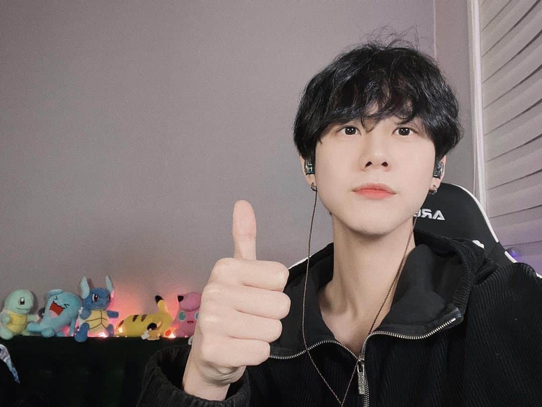 Teo さんのインスタグラム写真 - (Teo Instagram)「2022년 한해 고생많으셨습니다 2023년 더욱 빛나는 한해 되시길 바랍니다😎」12月31日 23時13分 - jemin_oa