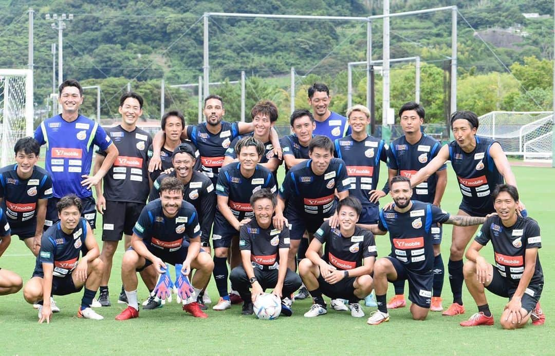 原田岳さんのインスタグラム写真 - (原田岳Instagram)「22シーズン熱い応援ありがとうございました！ 今年の悔しさを来年に。 長崎を盛り上げろ！！！👊👊👊」12月31日 23時14分 - harada.gaku