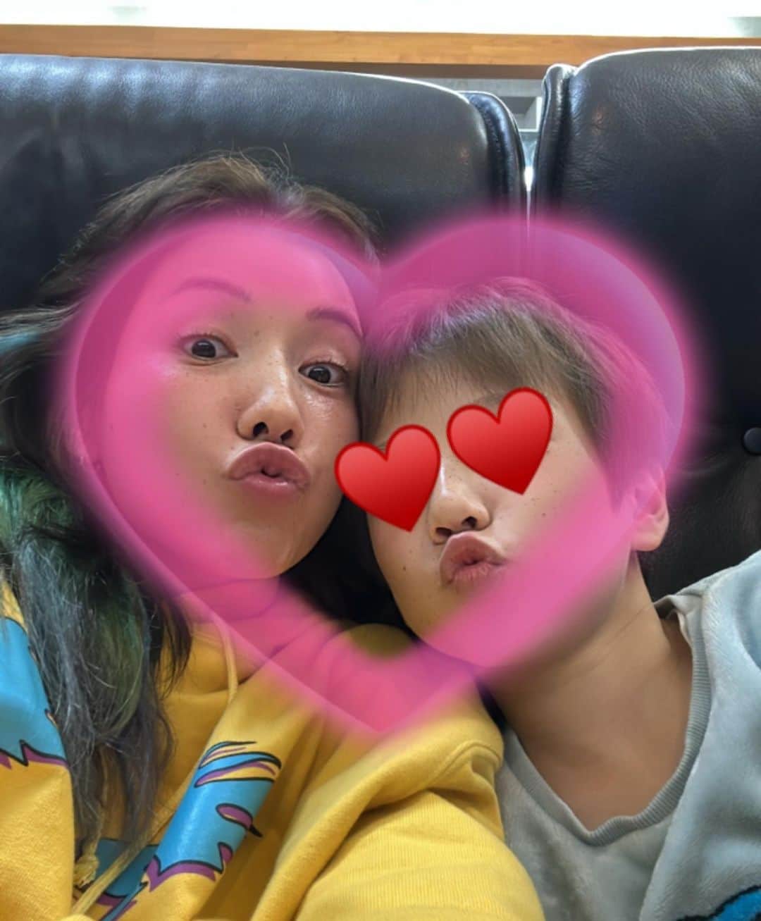 仲里依紗のインスタグラム：「今年もありがとう🐅 来年もよろしくね🐇」