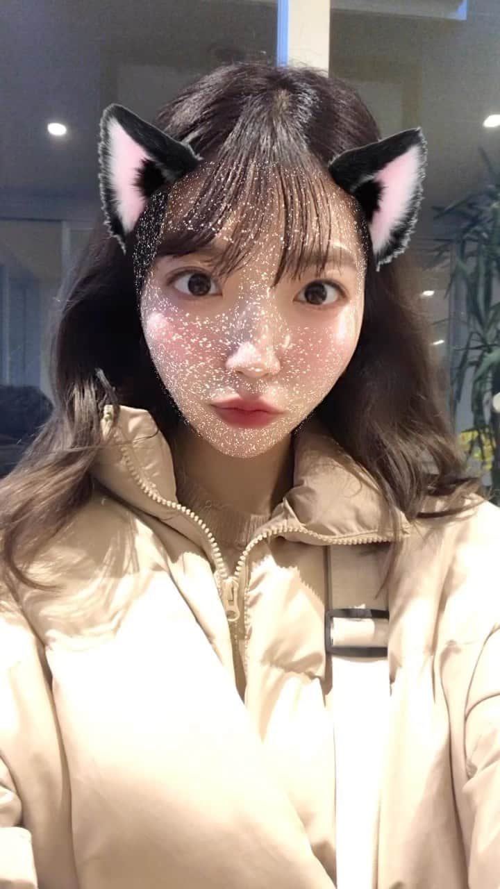 Arika Kuriharaのインスタグラム：「2022→2023🐯♡🐰  今年もはっぴーな一年でした  来年も大好きなひとたちと笑って楽しく過ごせますように♡  皆様よいお年を🫶🏻  #2022」