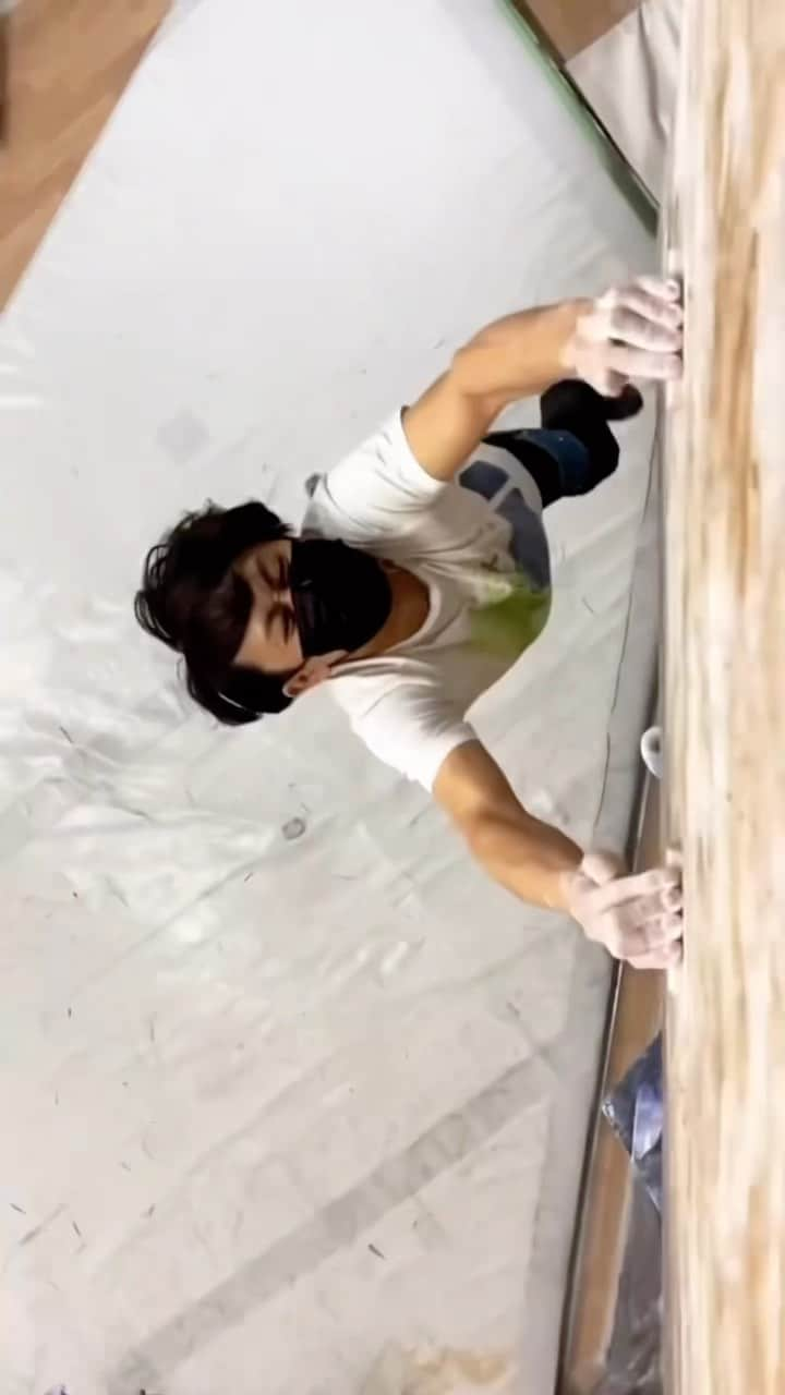 野村真一郎のインスタグラム：「@nomura_shinichiro going big on this dyno to micro crimps!  #bouldering #indoorclimbing #climbing」