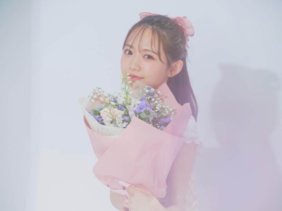 畑美紗起のインスタグラム：「2022年 沢山お世話になりありがとうございました🐯🤍  いろんなことがありましたが、 いまでもこうやって応援してくださる方がいてくれること 本当にありがたく幸せに思います…💭  みんなのこと、本当に大切でだいすきです！  2023年もみんなにとって素敵な1年になりますように💫  これからもずーっとよろしくね♡  #畑美紗起 #私服 #新年 #2022 #2023 #fashion #fashionstyle #fashionblogger #me #dailylook」