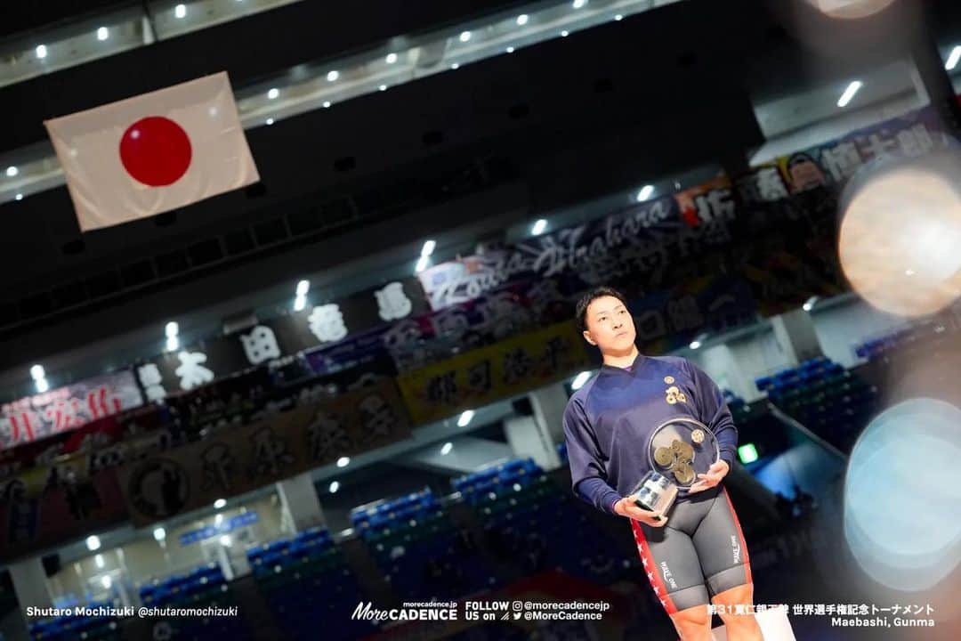 新田祐大のインスタグラム：「2022年もあと少しとなりました。  今年は寅年ということもあり、いつも以上に強い気持ちで迎えました。 競輪では試練の年でしたが、諦めずに頑張り続けたことがグランドスラム達成という形で結果に繋がりました。  2023年は前年の結果を上回れるよう頑張ります。  皆さんにとっても素敵な新年になりますように。」