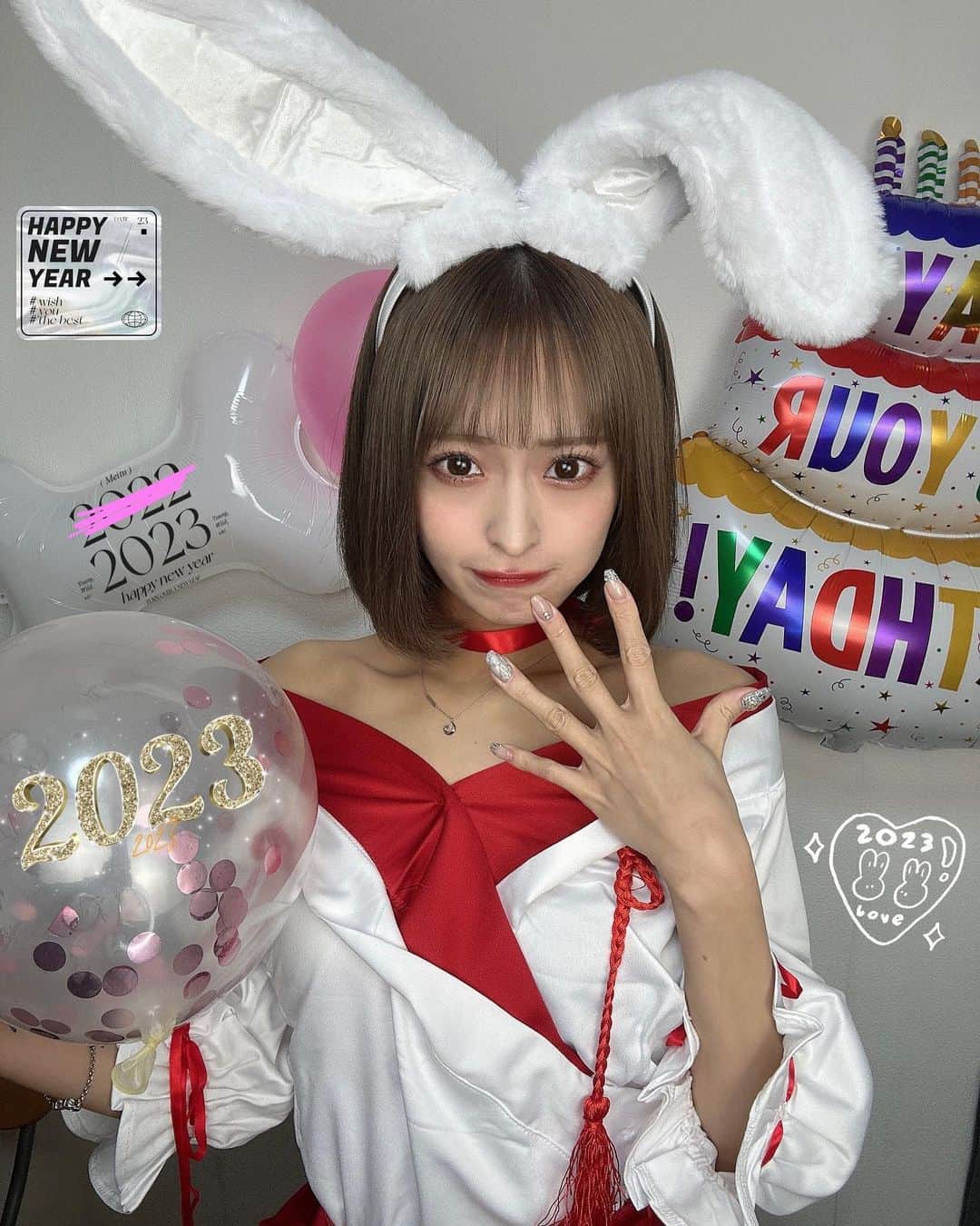 清水里香のインスタグラム：「⁡ ⁡ 🐰Happy New Year❤️ ⁡ あけましておめでとうございます！ ⁡ 卯年！ということで うさちゃんみたいに可愛く！キラキラに！ ぴょんぴょん飛躍しちゃうぞー❤️‍🔥 ⁡ 見ててね。 ⁡ ⁡ 2023年もよろしみずりか！ ⁡ ⁡ ⁡ ⁡ #2023 #卯年 #🐰 #happynewyear ⁡ ⁡ ⁡」