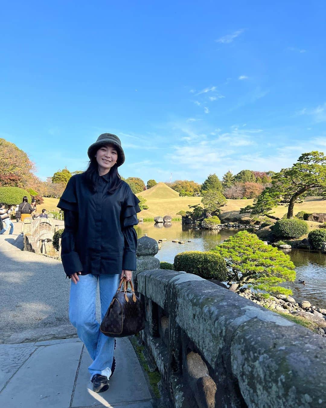 宮崎京のインスタグラム：「⁂  皆々様、  2022年もありがとうございました🙏  2023年もよろしくお願いいたします😊  #今年もありがとうございました  #新年はもっと投稿します #thankyou  #2022 #2023 #写真は #水前寺成趣園」