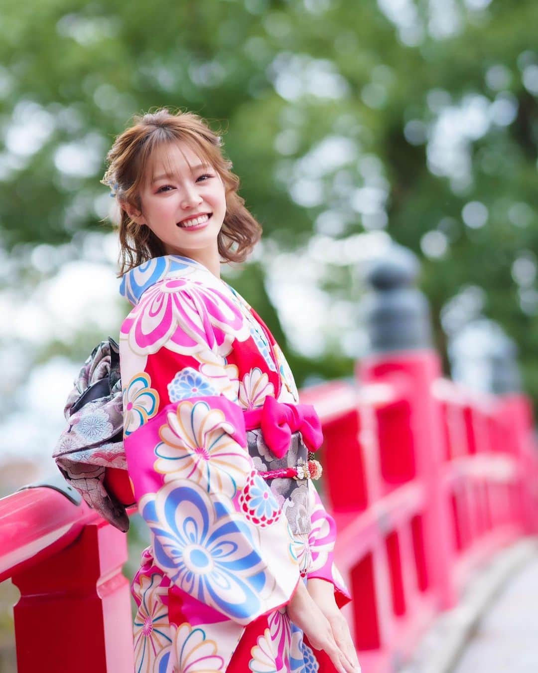 橘香恋のインスタグラム：「あけましておめでとうございます⁡🥰 ⁡ ⁡2023年もよろしくお願い申し上げます🤍 ⁡ ⁡#橘香恋 #あけおめ #ことよろ #謹賀新年 #2023年 #振袖 #着物  ⁡ ⁡ ⁡ ⁡ ⁡ ⁡ ⁡ ⁡ ⁡ ⁡」
