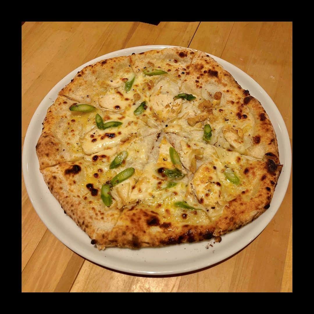 のインスタグラム：「22/23  #pizza」
