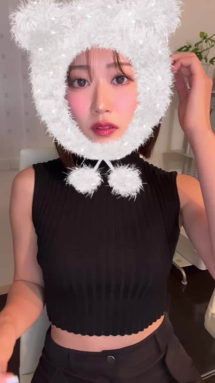 のインスタグラム：「新年明けましておめでとうございます！ 年越しライブありがとう🐰 2023年もよろしくお願いします！！」
