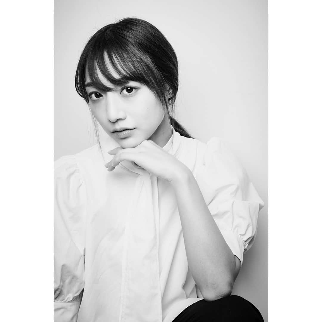 尾形穂菜美さんのインスタグラム写真 - (尾形穂菜美Instagram)「皆様明けましておめでとうございます。  今年は今までやったことのない役柄やクリエイティブなことにチャレンジしていきたいと思ってます。  2023年宜しくお願いします！  #2023 #happynewyear  Photo by @studiokacet.info」1月1日 0時48分 - honami_ogata