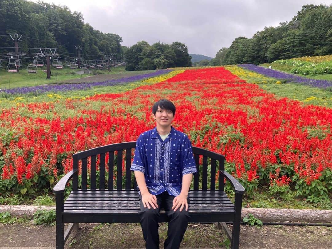 ほしのディスコのインスタグラム：「あけましておめでとうございます！ #たんばらラベンダーパーク  #閉園2日前でラベンダー全然咲いてなかった #次はいっぱい咲いてる時に行こうと思います #今年もよろしくお願いします」