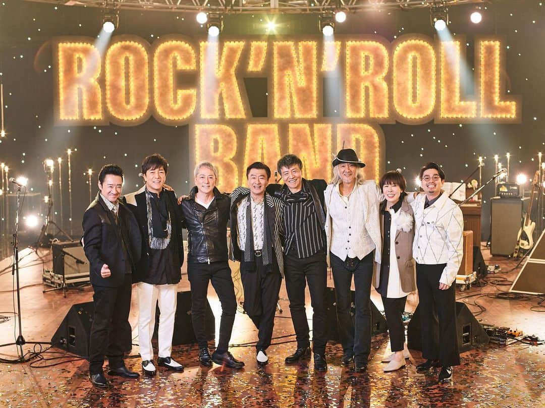 ハマ・オカモトのインスタグラム：「🎍 あけましておめでとうございます。 友人、知人、赤の他人から 沢山の反響、お言葉頂きました。 こんなおめでたい写真で新年を迎えられる事、 嬉しく思います。  2023年もよろしくお願い致します！」