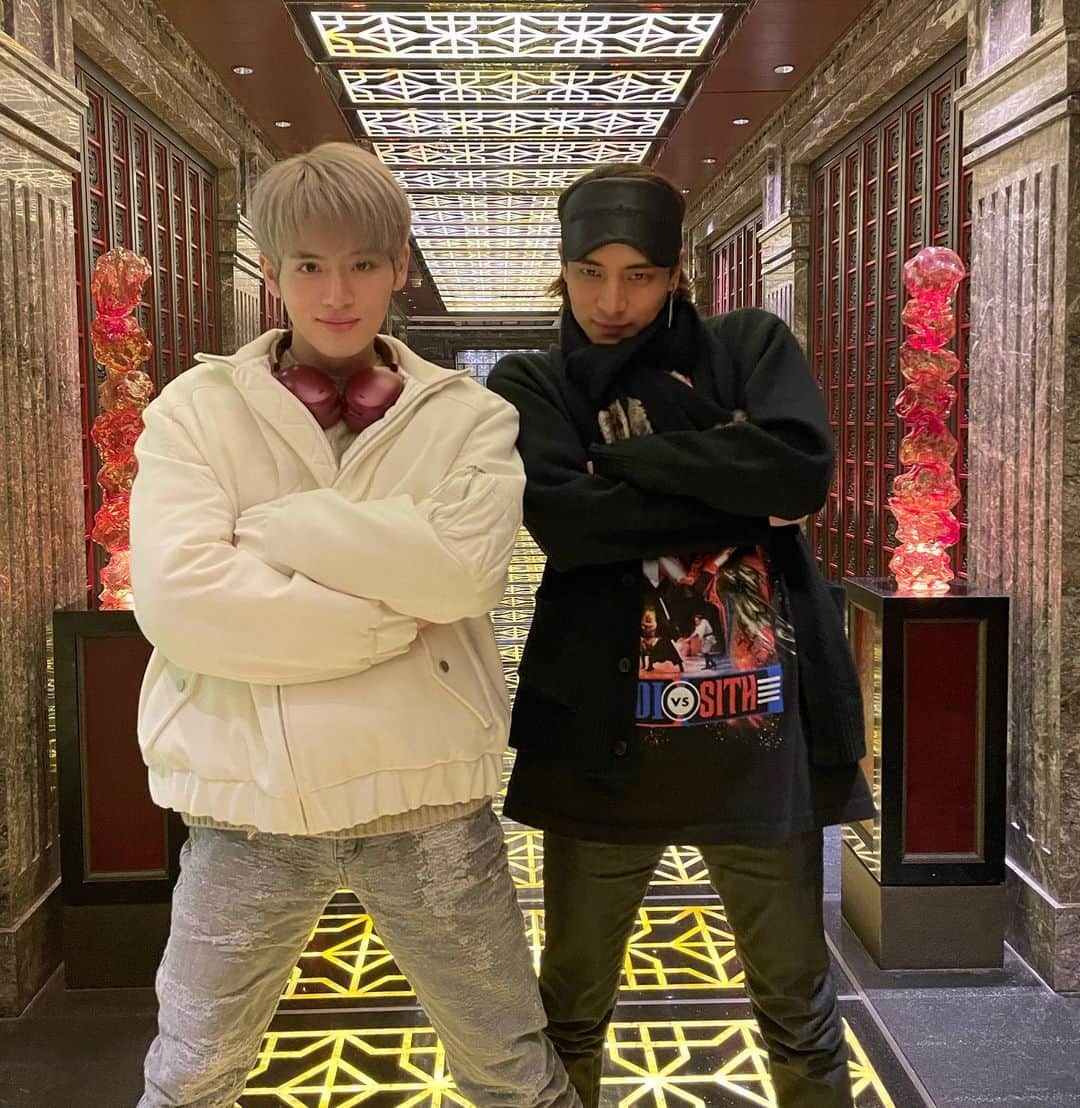 AMさんのインスタグラム写真 - (AMInstagram)「May the force be with you all at this new year💕  broooooooo」1月1日 1時55分 - am_antime_