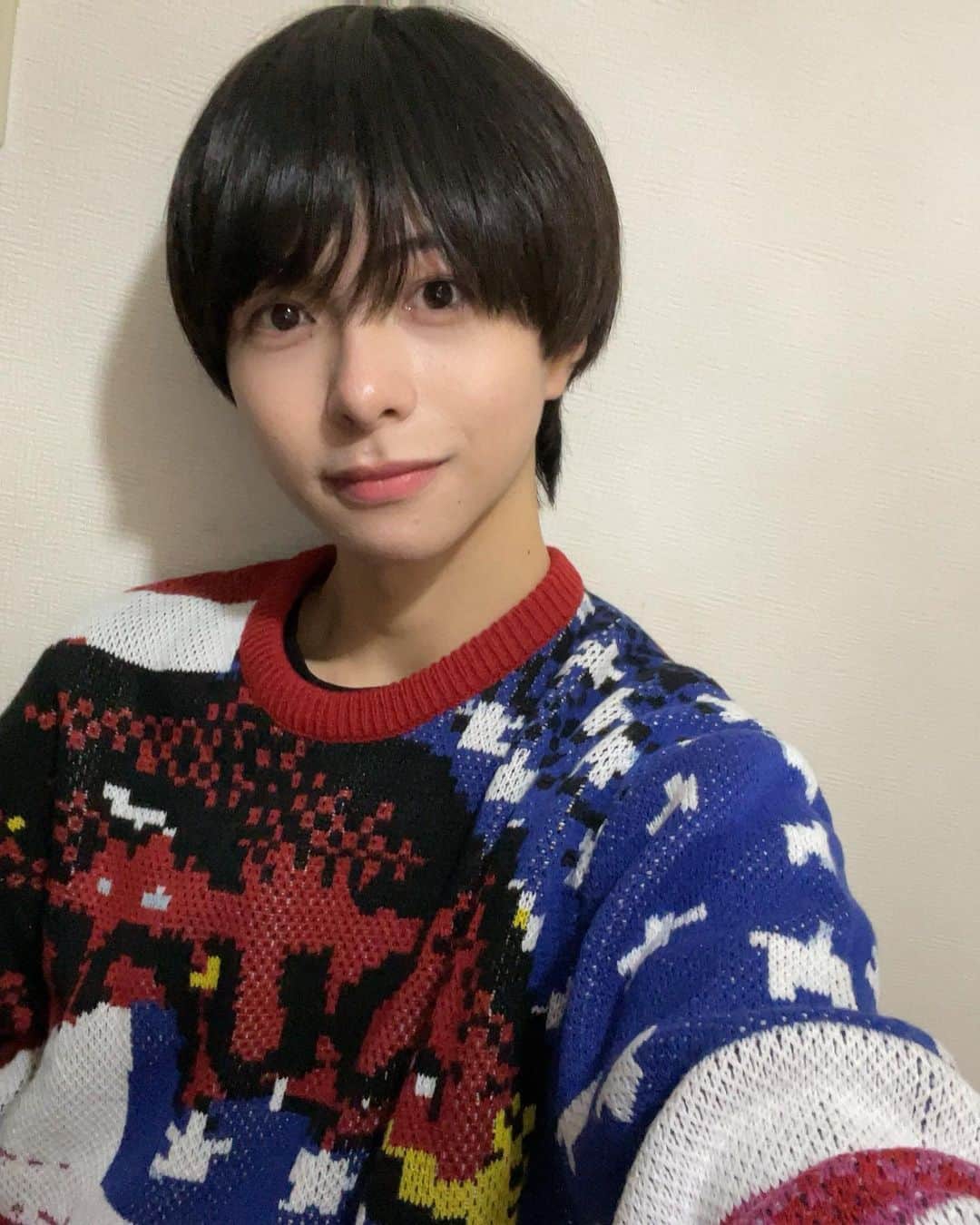 松本仁のインスタグラム：「あけましておめでとうございます🎍  今年は沢山の事に全力で挑戦します🔥 2023年も皆宜しくね☺︎」