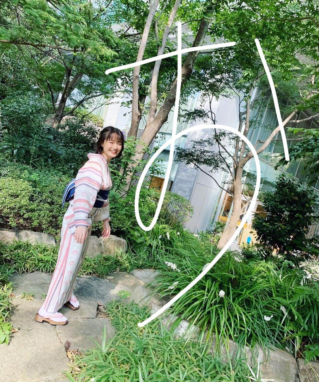 尾崎由香さんのインスタグラム写真 - (尾崎由香Instagram)「あけましておめでとうございます🐰⛩ 今年もよろしくお願いします✨  おせちに、寝正月〜🛌  #あけおめ　 #2023」1月1日 13時21分 - ozapure15