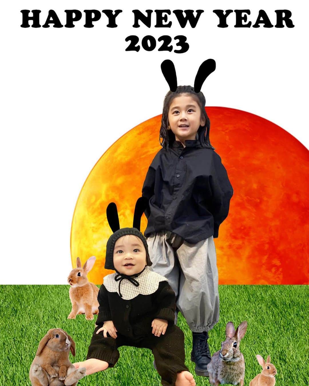 Saki のインスタグラム：「２　０　２　３　年　も よ　ろ　し　く　お　ね　が　い し　ま　す🎍🌅🐰🍶🙏❤️  #happynewyear  #happynewyear2023  #2023 #あけましておめでとうございます #あけおめ」