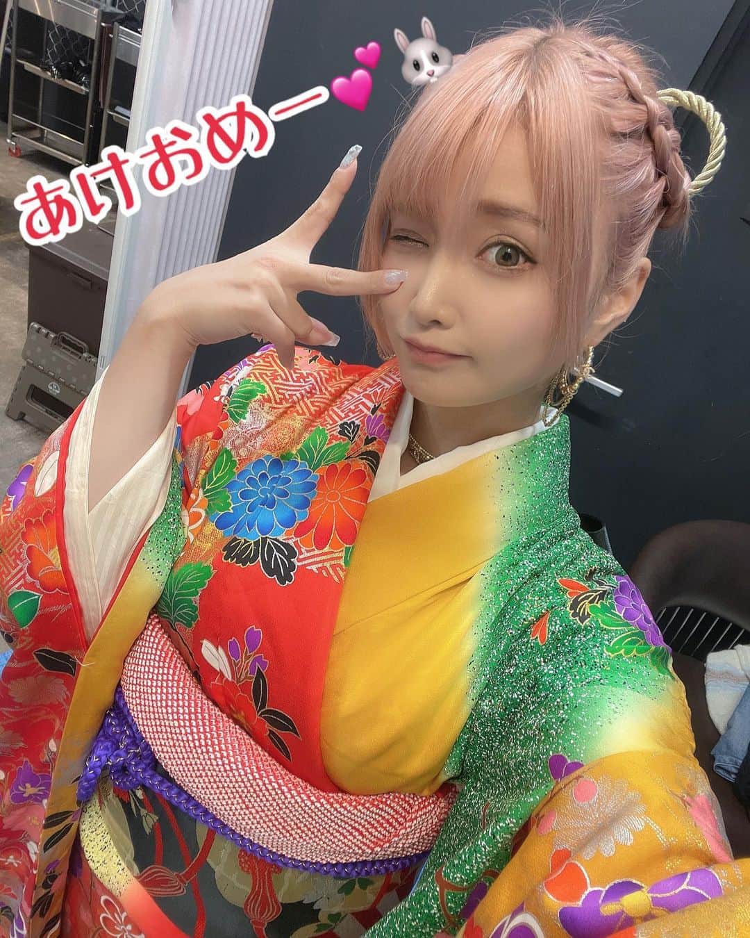 赤羽もものインスタグラム：「あけましておめでとー！！ 去年はDJデビューできたりグラビアDVD出したり新しい事に挑戦できた1年だったな〜！ 新しい事にも着いてきてくれてありがとお❤️  今年は元々大好きだったコスプレをいっぱいしていこうと思う‼️ 変わらず今年も応援よろしくお願いします🥰   #あけおめ  #happynewyear」