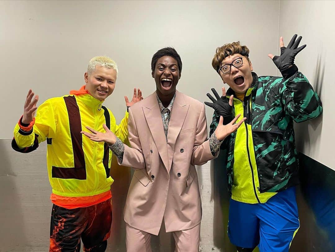 馬瓜エブリンさんのインスタグラム写真 - (馬瓜エブリンInstagram)「『逃走中』観ていただきありがとうございました！🏃🏽‍♂️💨  生きててたぶん、1番速いダッシュしたと思う…🤣😎  2023年もよろしくお願いします！🙋🏽‍♂️  #逃走中  #逃走中大晦日SP」1月1日 12時57分 - evelyn_mawuli