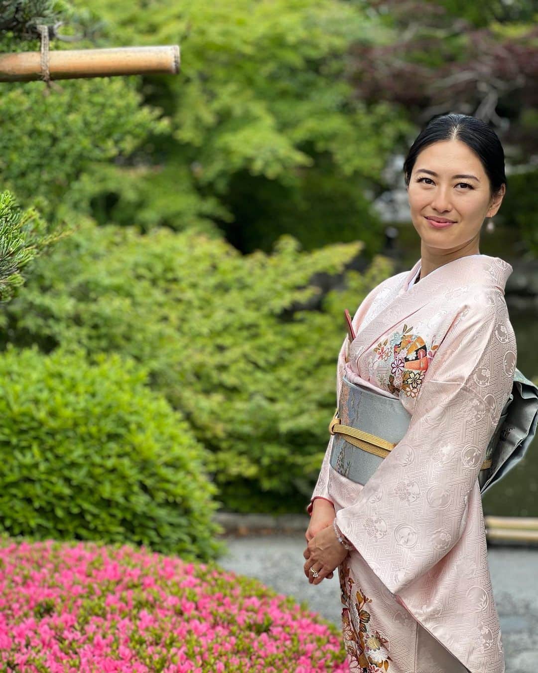 矢吹春奈のインスタグラム：「Happy new year everyone ✨🎍✨ Thank you so much for all your support in 2022.  I want to thank my all  friends, teachers and family who gave me emotional supports. Thank you so so much for showing me your beautiful beautiful love. 🙏💖 I am so grateful that I have you guys in my life and I love you all from my bottom of my heart.❤️It is truly treasure.  I wish your all happiness, peaceful life and success in 2023.   Mariko Shimosawa   皆様、明けましておめでとうございます。 ✨🎍✨ 先ず去年、私を応援して下さった皆様にはとても感謝しております。ありがとうございました🙏💖そして、何より私の辛い時期に私の心をケアしてくれた友人、先生方そして家族の皆、本当に心から感謝しております。私に愛を沢山伝えてくれて、ありがとう🙏💖　皆の存在は私の人生の宝物です。心の底から皆を愛してます。🥰💖 2023年が皆様にとって、素晴らしい年になる事を心からお祈り申し上げます。 本年も、どうぞ宜しくお願い致します。  下澤　真理子。」