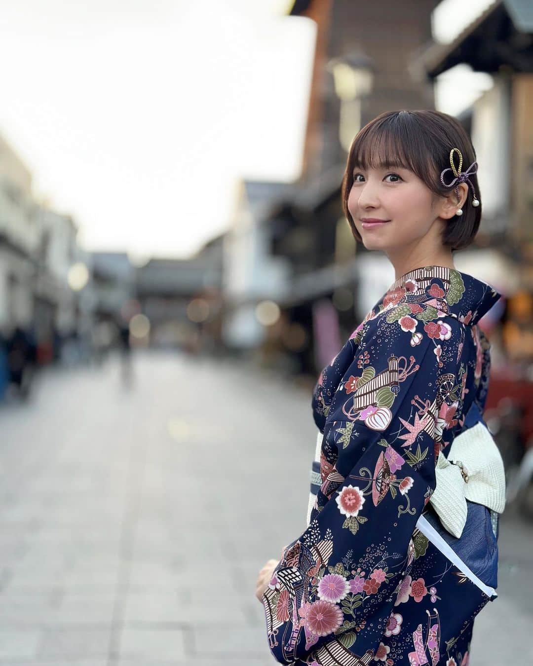 篠田麻里子のインスタグラム：「喪中につき年始のご挨拶は差し控えさせていただきます  2023年も皆さんにとって 良い一年になりますように♡  #新年#2023」