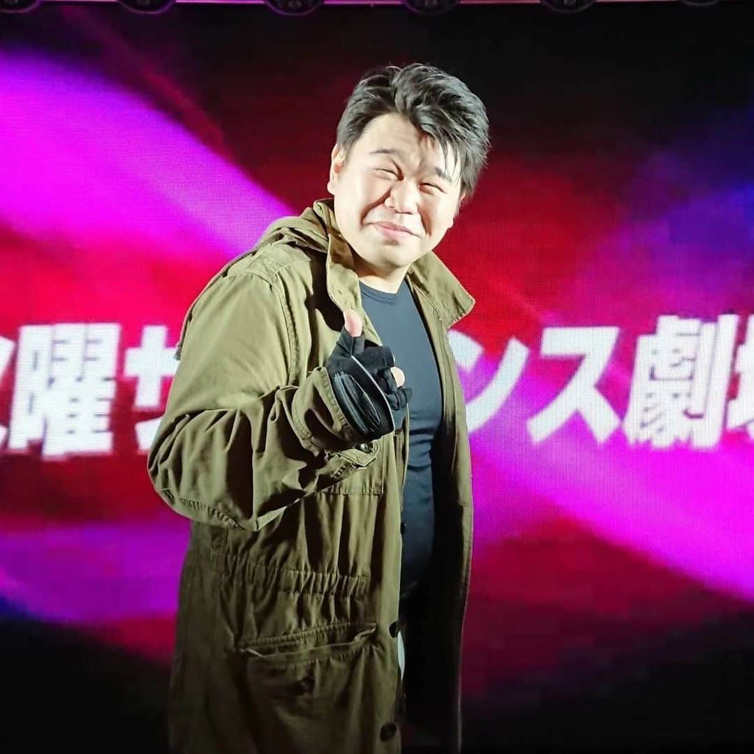 あしべのインスタグラム：「新年あけましておめでとうございます🎍 今年もよろしくお願い致します🙇‍♂  自首してくださぁ〜い👊」