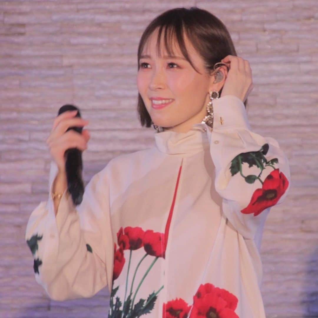 愛内里菜のインスタグラム：「2023年の バースデーライブの日程の発表です😊🎉 ⁡ Rina Aiuchi  Birthday Live 2023 ⁡ 7月15日（土）東京「SELENE b2 」 7月17日（月祝）札幌「PLANT」 7月30日（日）大阪「amHALL」 ⁡ 今年は　 札幌にも行くよー‼️‼️😆✨ ⁡ ぜひみなさま 日程をチェックしていてください🙏😌 ⁡ チケットの発売は 改めてお知らせします😊🎵 ⁡ ⁡ 😆YouTube！２つのチャンネル登録よろしくね😆 「愛内里菜オフィシャルチャンネル」 「グー⭐︎タン⭐︎ママチャンネル」 ⁡ ⁡ 🐦Twitter 愛内里菜 official @RRikakakiuchi ⁡ ⁡ 😆TikTok 愛内里菜/Rina Aiuchi 　 🟥17配信 愛内里菜_official ⁡ ⁡#2023ライブ　#バースデーライブ #愛内里菜  #歌手 再始動 #垣内倶楽部  #バンド   #ライブ #一体化 #絆 #盛り上がりたい  #感謝  #22周年　 #YouTube #ユーチューバー#TikTok ⁡ ⁡」