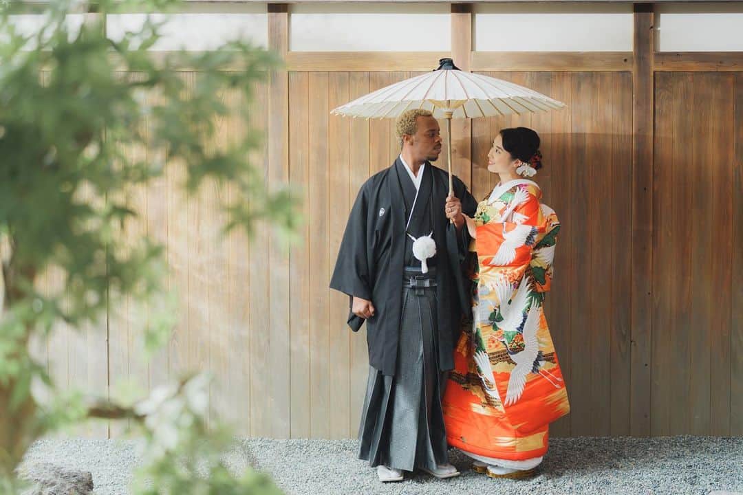 Ai Shimatsuさんのインスタグラム写真 - (Ai ShimatsuInstagram)「HAPPY NEW YEAR FROM JAPAN!!!!! 🇯🇵🎍🌅🫰  新年明けましておめでとうございます！！🌞 今年もどうぞよろしくお願いします。✨✨  Since we couldn’t have our wedding in Japan, we decided to shoot Japanese wedding photos while we are here. 👘♥️ @lilbuckdalegend   この間撮ってもらった和装ウェディングフォト。🫶♥️ @minoru.deco.ph さん、素敵に撮って頂いてありがとうございました！🥹  @studioaqua_omiya   #謹賀新年 #あけましておめでとうございます #賀正 #お正月 #ウェディングフォト」1月1日 9時29分 - aishimatsu
