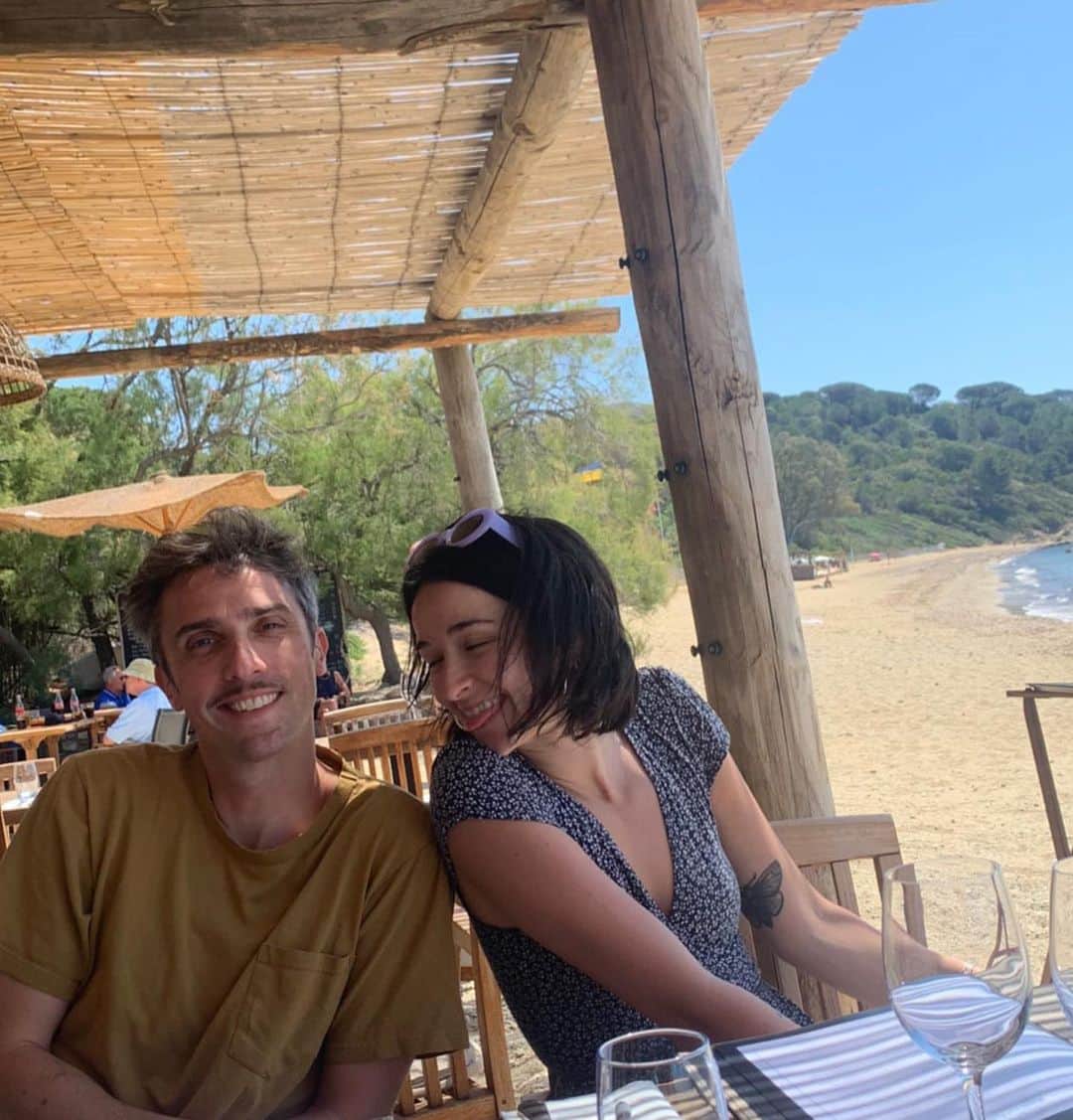 Aidan Leaさんのインスタグラム写真 - (Aidan LeaInstagram)「Chamonix to Mykonos to St Tropez, 2022 was a little bit of everything. But mostly a disaster.」1月1日 9時33分 - aidanleaa