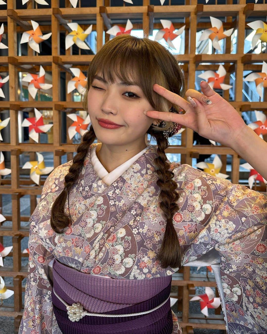 三阪咲さんのインスタグラム写真 - (三阪咲Instagram)「【🎍𝐻𝑎𝑝𝑝𝑦𝑁𝑒𝑤𝑌𝑒𝑎𝑟🎍】  皆様  新年明けましておめでとうございます✨️  いや〜  2023年始まったね🤭🤭  今年の目標は 『やりたいことを思いっきりやる』 です。  やりたいと思ったことは全部やります。  よろしくお願いします！！！！  お姉ちゃんと嵐山で着物を着たから、共有👘✨️」1月1日 10時38分 - misaka_saki