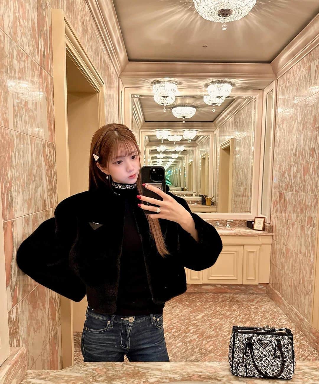 ひめかのインスタグラム：「#prada #ritzcarlton ❤❤❤」