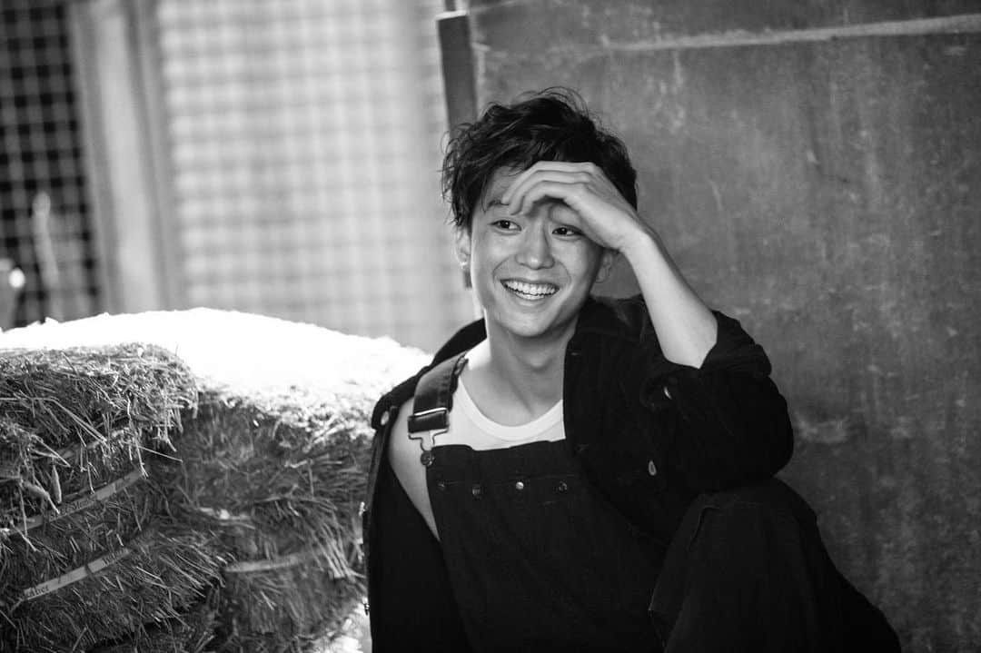伊藤健太郎のインスタグラム：「新年明けましておめでとう御座います。 本年もよろしくお願いします！  皆さん素敵なお正月を🎍  KENTARO」