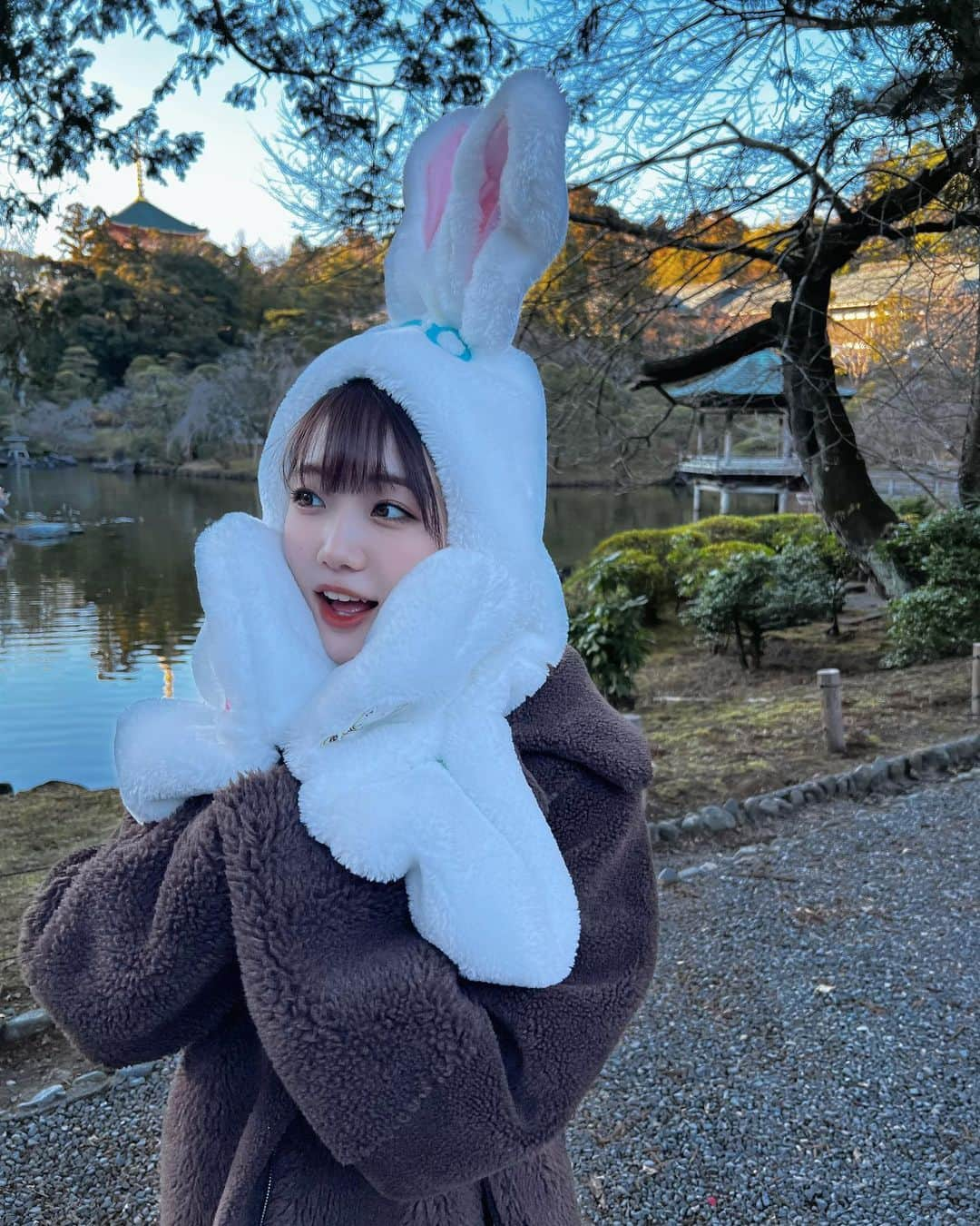 瀧澤彩夏さんのインスタグラム写真 - (瀧澤彩夏Instagram)「ぴょんぴょーーーーん🐇 あけましておめでとうございます 2023年です。年女です。 楽しすぎる1年にします。 この一年私なりに「彩って」みせます🌈 今年も宜しくお願い致します🔥  #happynewyear #2023 #うさぎ  #成田山 #日本 #japan #japanesegirl」1月1日 21時22分 - bono_murabito