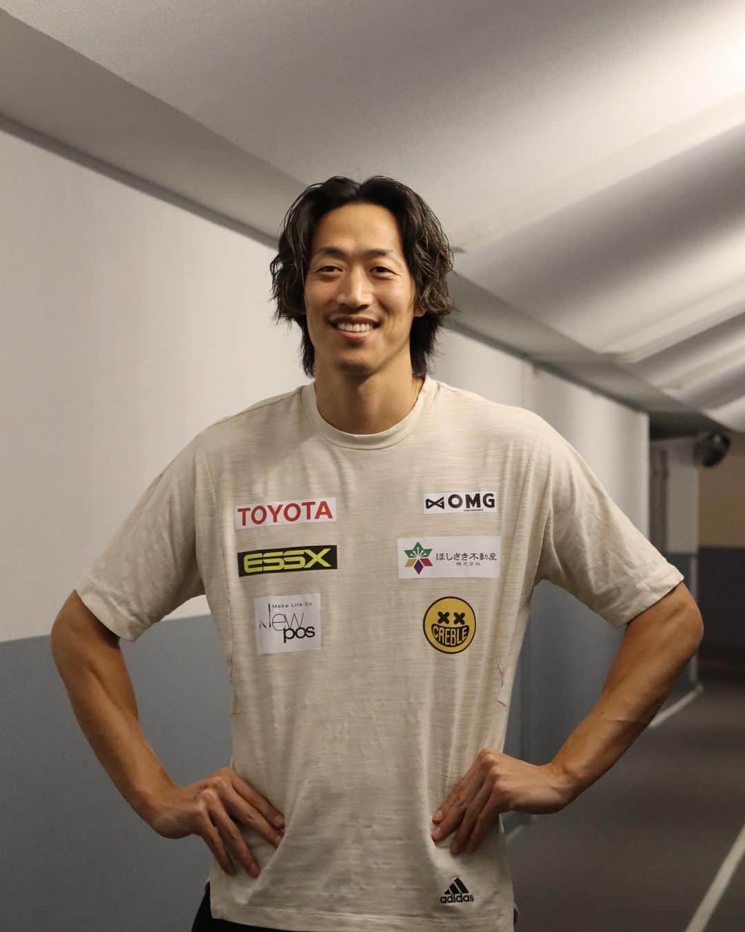 山本聖途のインスタグラム：「Bonne année 2️⃣0️⃣2️⃣3️⃣ 明けましておめでとうございます㊗️  昨年は大変お世話になりました。 世界陸上では決勝進出を目標にしましたが叶わず悔しい思いをしました。  今年は日本記録、世界TOP8を目指すべく最強のチームで挑みます💪  10末からフランスに拠点を置きコーチの元でトレーニングをしています！ 協力してくださる企業様を募集しています🤝 是非紹介下さい🙇‍♂️  #2023#happynewyear #polevault#paris2024#budapest2023」