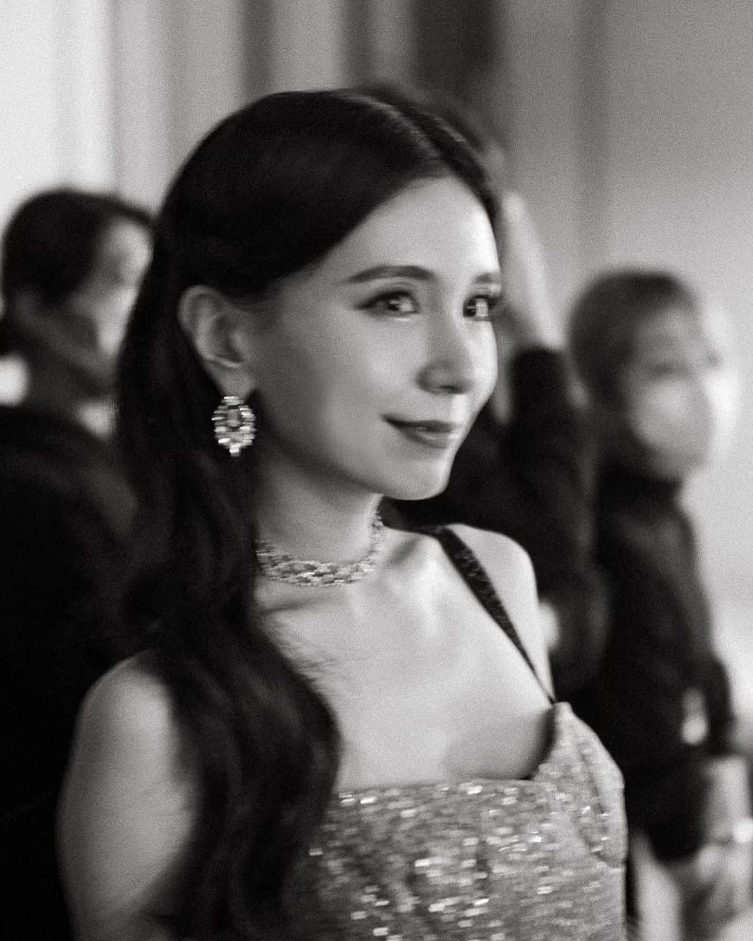 May J.のインスタグラム：「Happy new year everyone! Dream big and make the most of 2023✨ Can’t wait to see you all this year!  #2023 #あけおめ　  Photo by @gqwedding_official」
