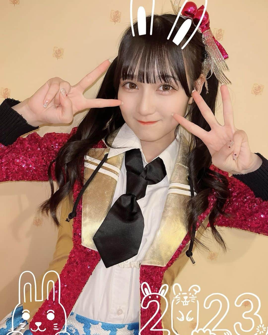 のインスタグラム：「. あけましておめでとうございますっ！ 今年もよろしくお願いします🙌🏻💓 ・ ・ #あけましておめでとうございます  #happynewyear」