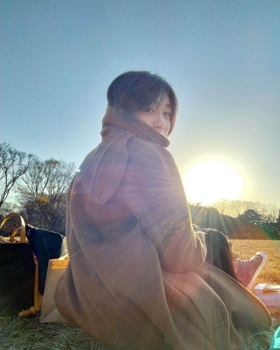 のインスタグラム：「✴︎  あけましておめでとうございます。  わたしもみなさんも からだとこころ、あたたかに、素直に、 豊かな日々が過ごせますように。 光がありますように。  がんばります。 2023年、宜しくお願い致します。  木竜麻生」