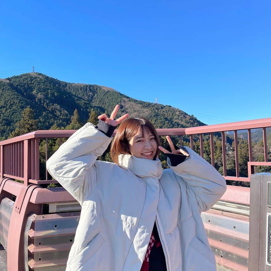 のインスタグラム：「-----  新年あけましておめでとうございます⛩ 今年も色んな事にどんどんチャレンジしていくぞぉ🐇  皆さんにとっても良き一年になりますように✨  #新年  #2023年  #卯年」