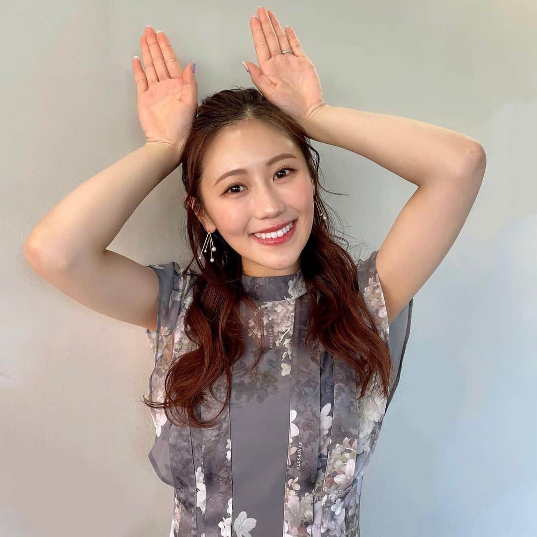 西野未姫のインスタグラム：「あけましておめでとうございます🎍  卯年という事で今年は年女です🐰💓  元旦からお仕事できてとっても幸せです！！ 2023年は跳ねる年にできるように頑張ります✨✨  今年もよろしくお願いします☺️✨  #2023 #happynewyear」