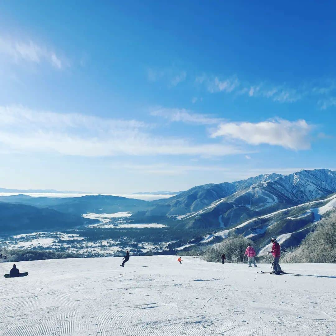 フィン・ポンペルモのインスタグラム：「⛷️」