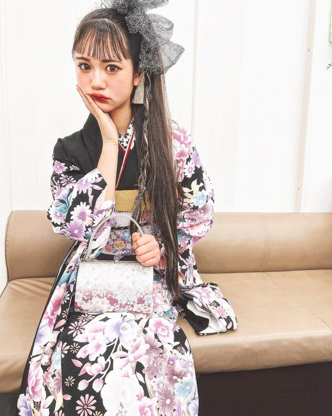 代田萌花さんのインスタグラム写真 - (代田萌花Instagram)「2023年あけましておめでとうございます！！✨ 今年もどうぞよろしくお願いします❤️❤️❤️❤️ @moca.niina  こちらも宜しくお願いします！  #お正月#おけましておめでとうございます #代田萌花#着物 #kimono」1月1日 17時50分 - micky.kira