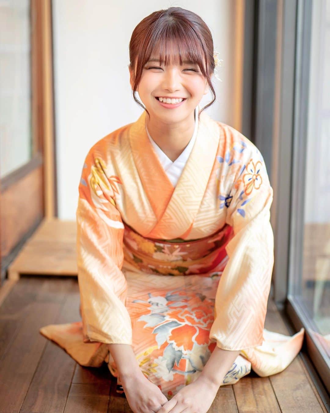 山本ゆうかのインスタグラム：「あけましておめでとうございます🧚‍♀️ 5歳の従兄弟から3円お年玉お返しもらった🥹🧧w  #お参り #初詣 #和服　#着物 #着物ヘア #京都着物レンタル #てくてく京都 #てくてく京都四条烏丸店」