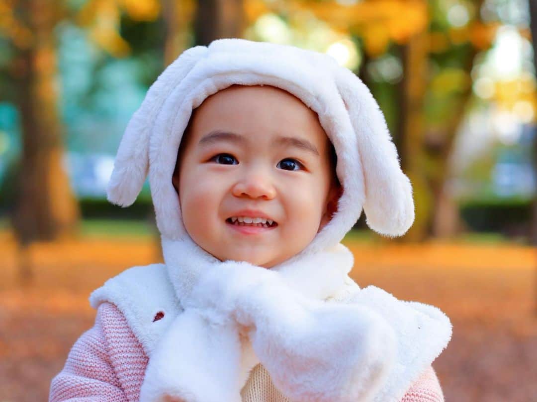 渡辺亜紗美さんのインスタグラム写真 - (渡辺亜紗美Instagram)「⁡ ⁡ ⁡ 🐇🎍꙳𓂂𓉞༶ ⁡ ⁡ ⁡ あけましておめでとうございます！ 今年もよろしくお願いします。✪ ⁡ ⁡ はじめまして2023！！！！！！！！ 今年の私の目標は おともだちにたくさん会うこと！！！！！笑 ⁡ ⁡ ⁡ #赤ちゃんのいる生活　#25ヶ月　#2歳1ヶ月 　#2歳　#2y0m #成長記録　#育児日記　#令和2年ベビー #11月生まれ　#2020_autumm_baby部　#baby #babygirl #ベビスタグラム #コドモダカラ　#ママリ　#コドモノ　#女の子ママ #卯年　#2023 #明けましておめでとう　#パパカメラ　#📸」1月1日 18時19分 - asami_w_927