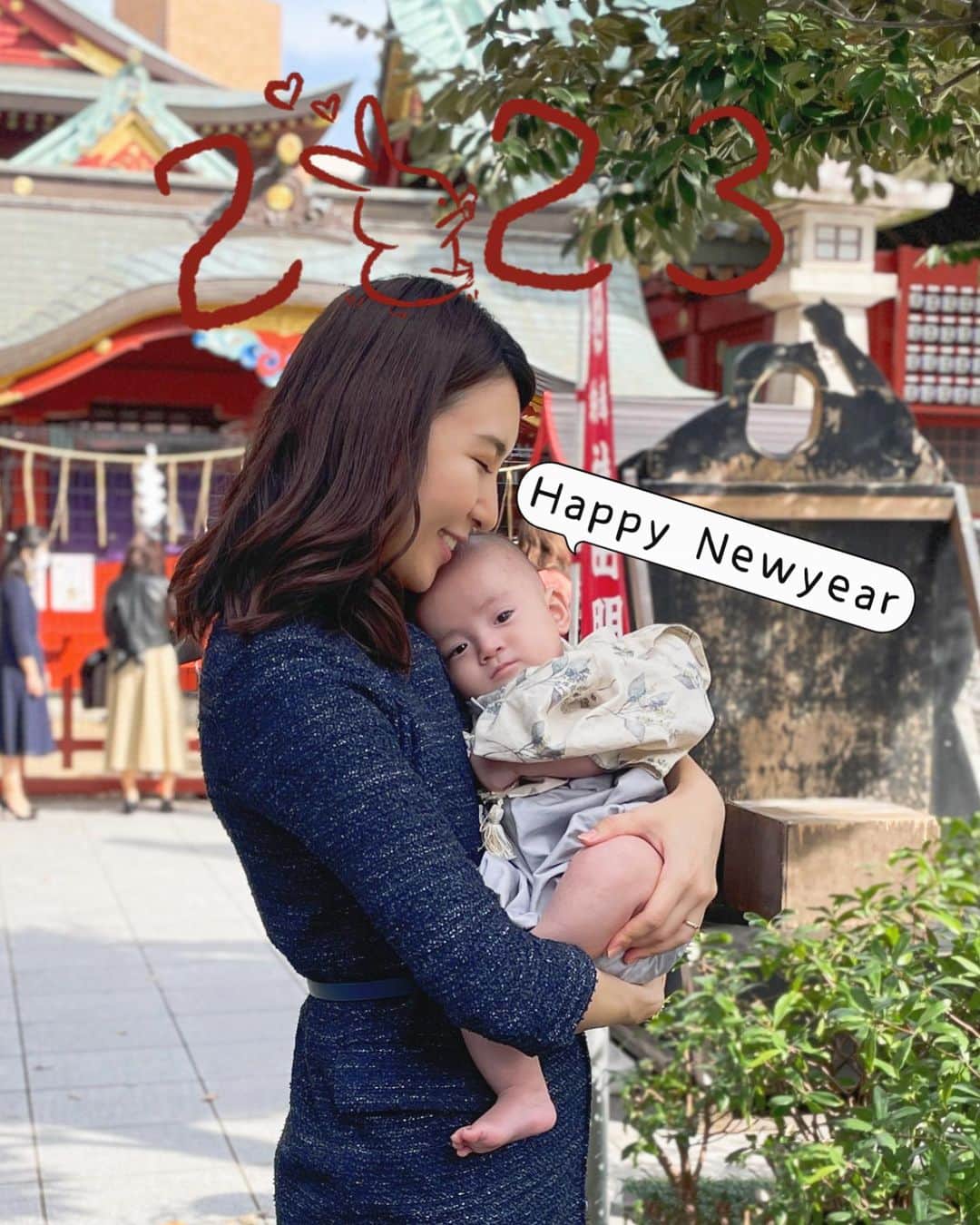 mimiのインスタグラム：「新年あけましておめでとうございます♡  2023年皆様にとって幸多き一年となりますようお祈り申し上げます🫶✨  本年もよろしくお願い致します🤍 ・ #2023 #happynewyear」