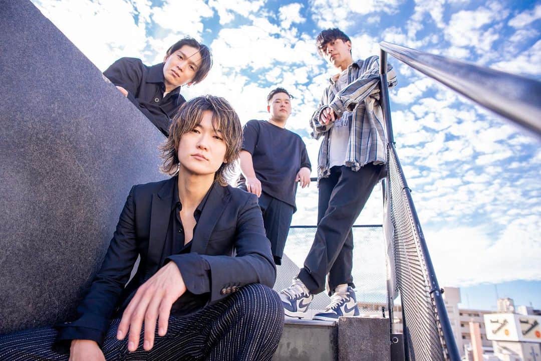 高津戸信幸のインスタグラム：「Best wishes for 2023.  @magicoflife_jp   #japan #jrock #jpop」