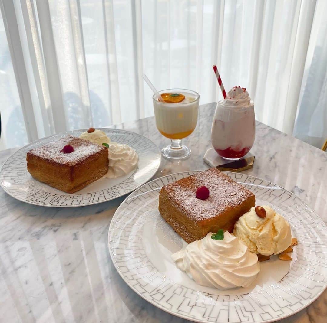 虹川葵のインスタグラム：「・ café🍓」