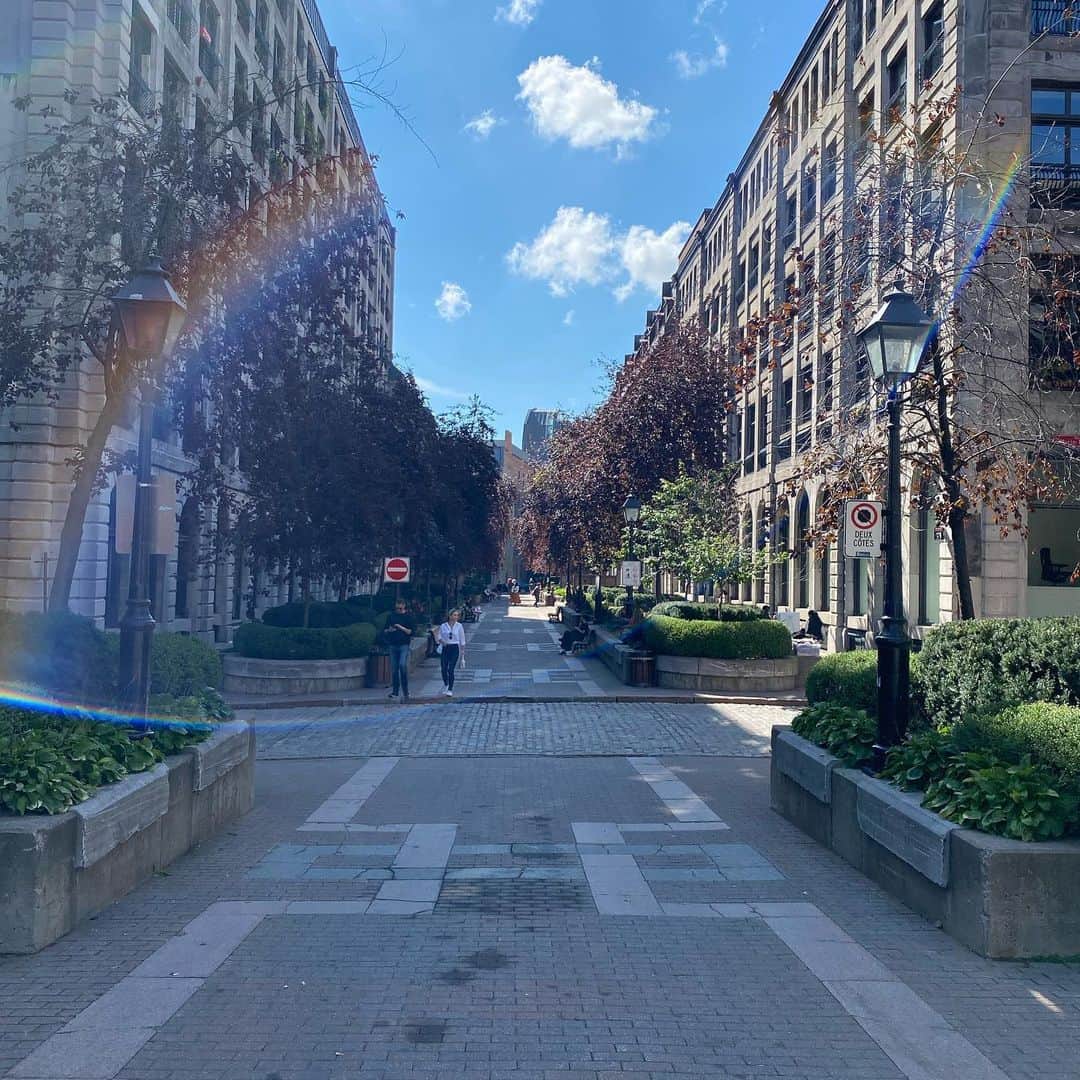 宮本あかりのインスタグラム：「feelin'2022 🌈」